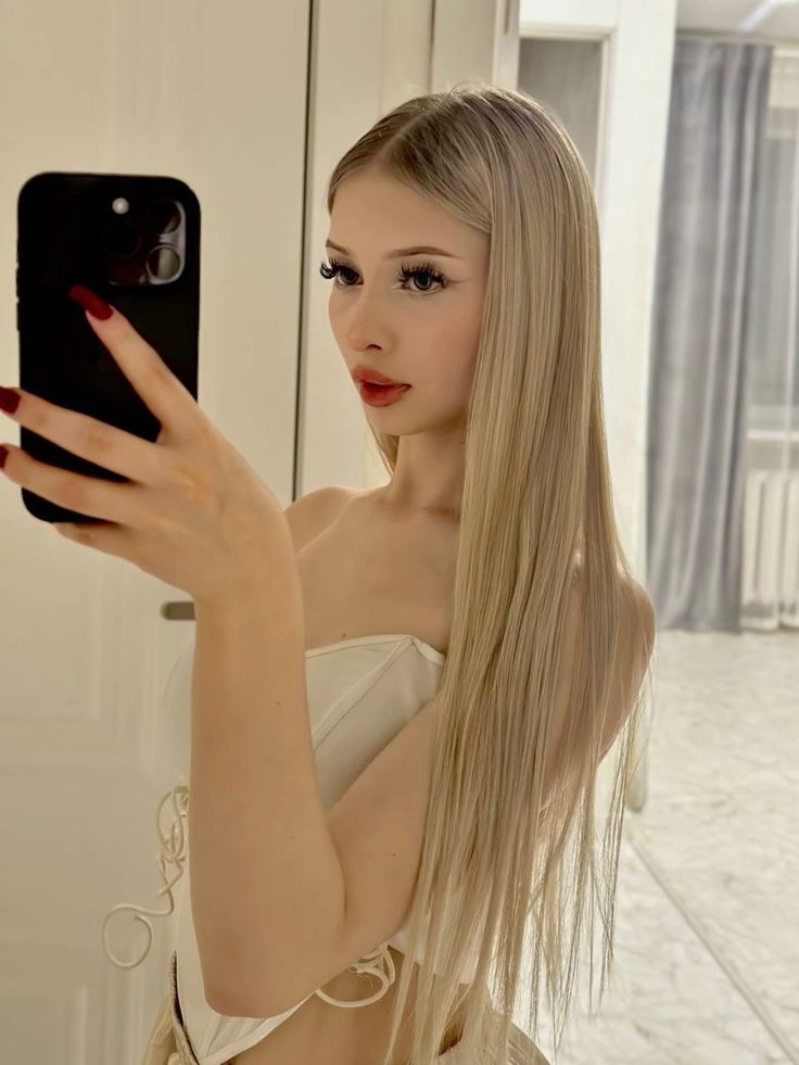 Adalar Escort: Burgazada ve Kıvrımlı Escort Seçenekleri 1 Adalar Escort için sahil manzarası